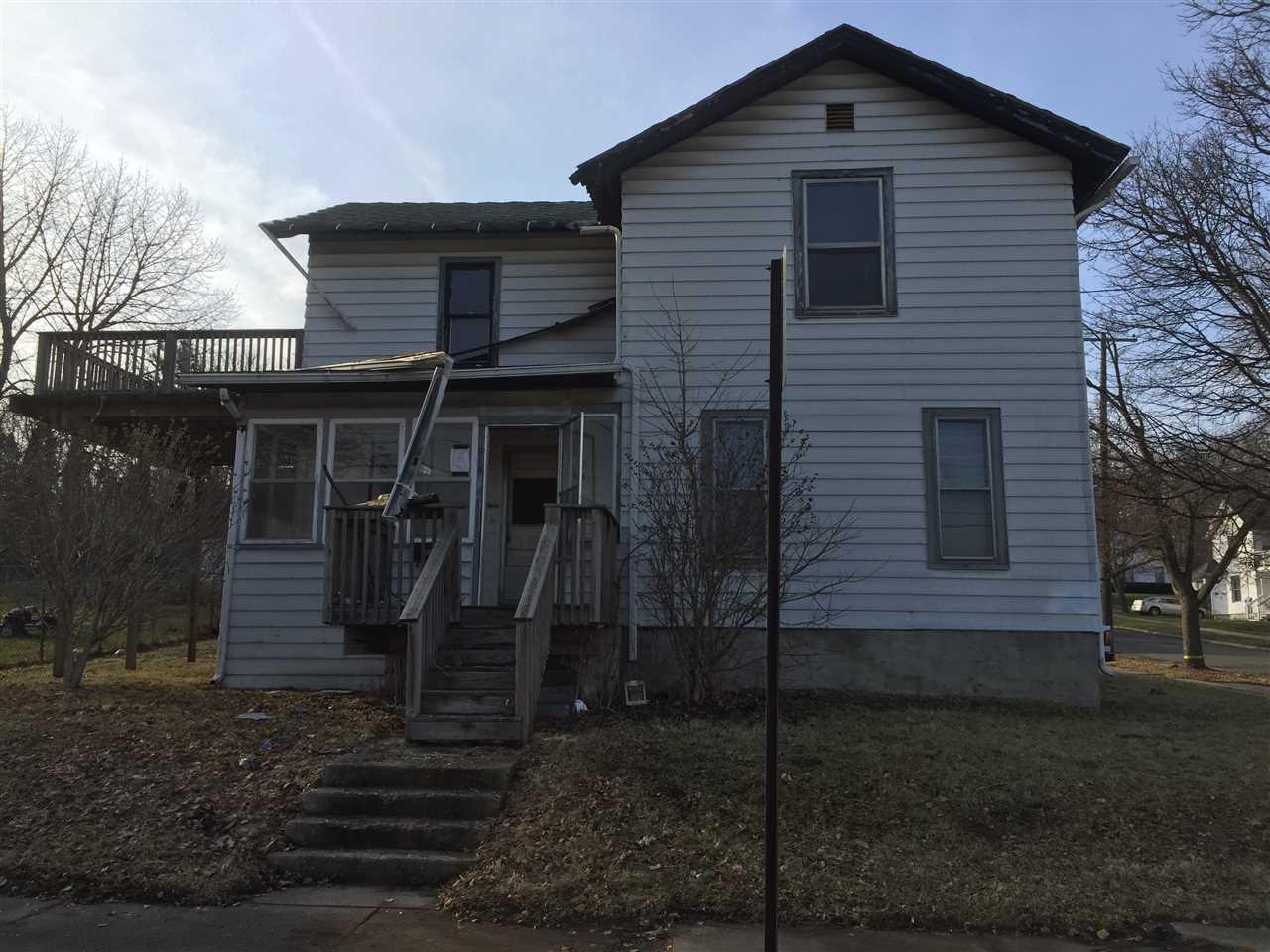 618 Blackstone - Photo 1