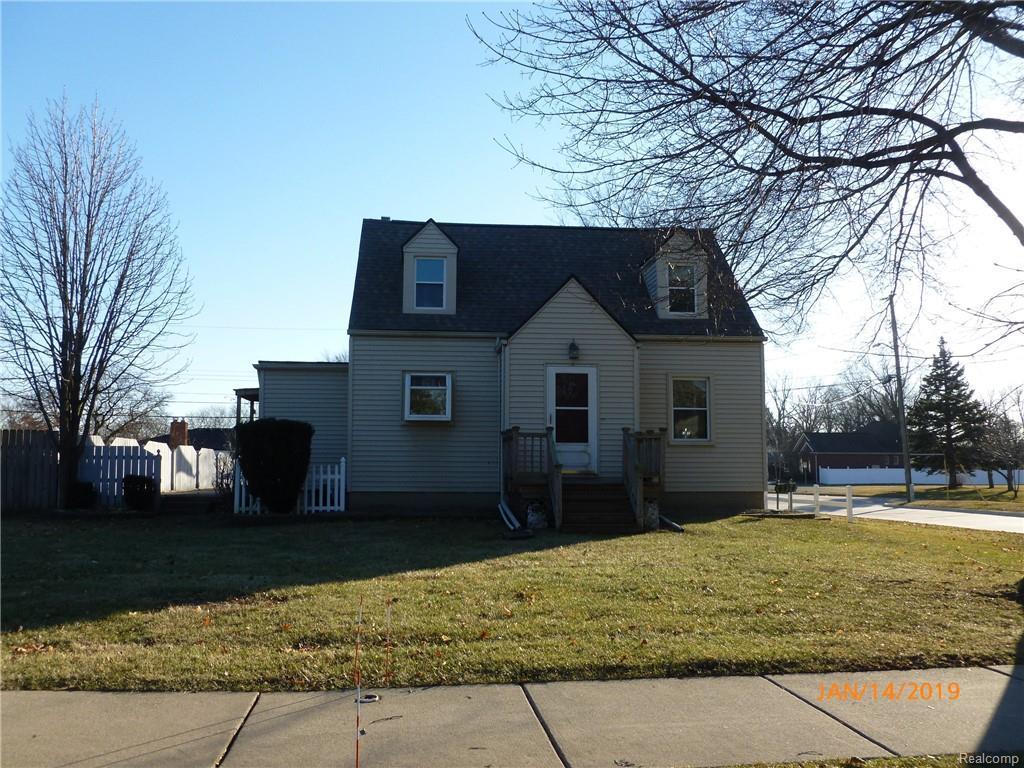 4914 15 MILE RD - Photo 1