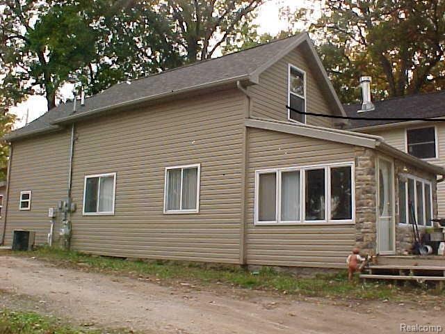 6185 Coventry Dr - Photo 1