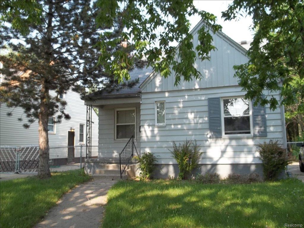 20242 Hickory St - Photo 1
