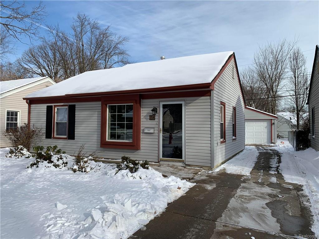 602 Kensington Ave - Photo 1