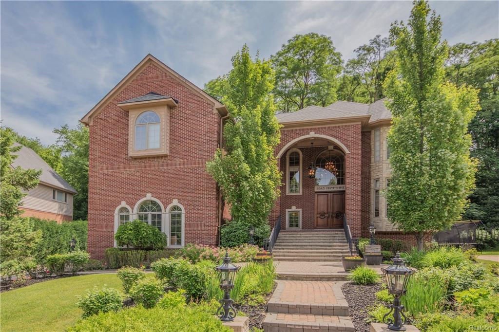 5543 Hampshire Dr - Photo 1