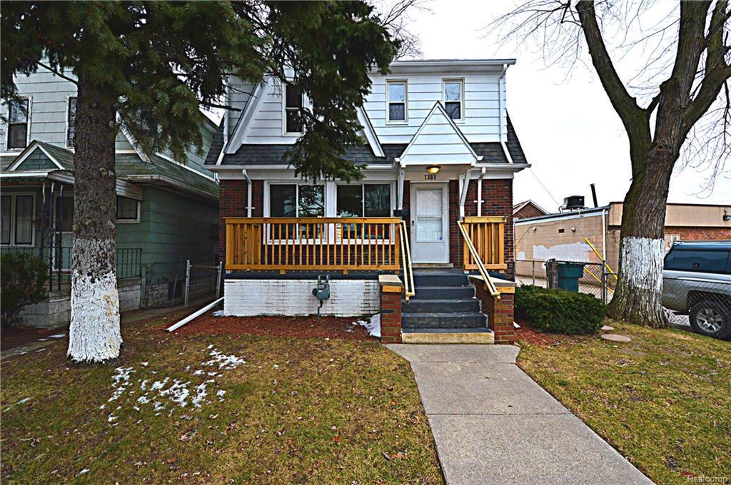 1661 Grant Ave - Photo 1