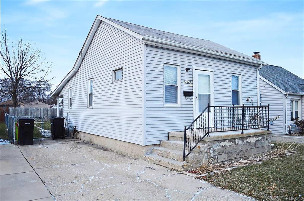 17343 Lowell St - Photo 1
