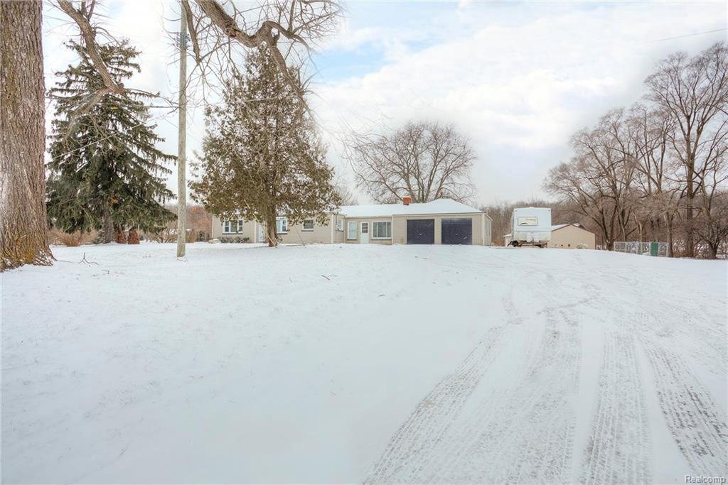 10585 Pontiac Lake Rd - Photo 1