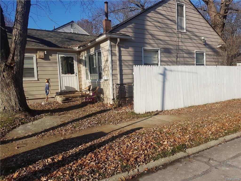 1641 Spencer St - Photo 1
