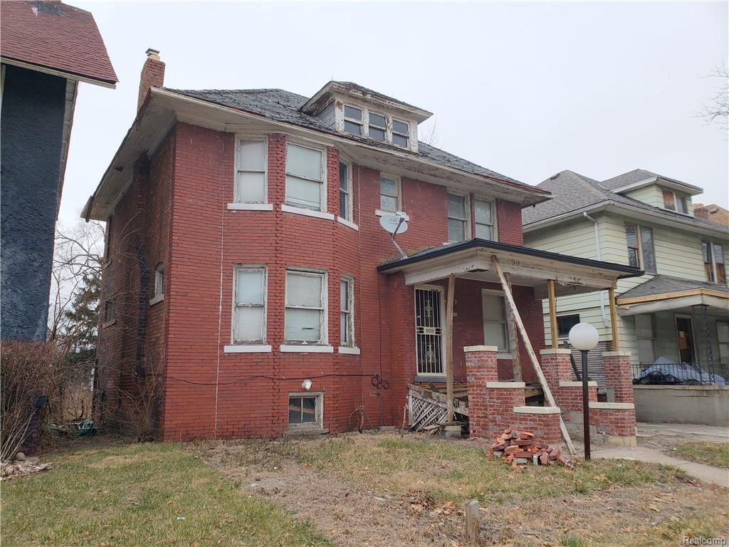 136 Calvert St - Photo 1