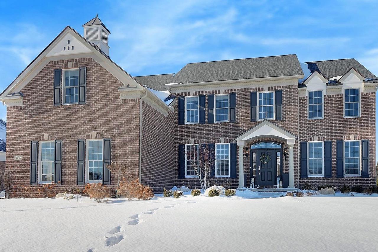 2040 Hackamore Dr - Photo 1