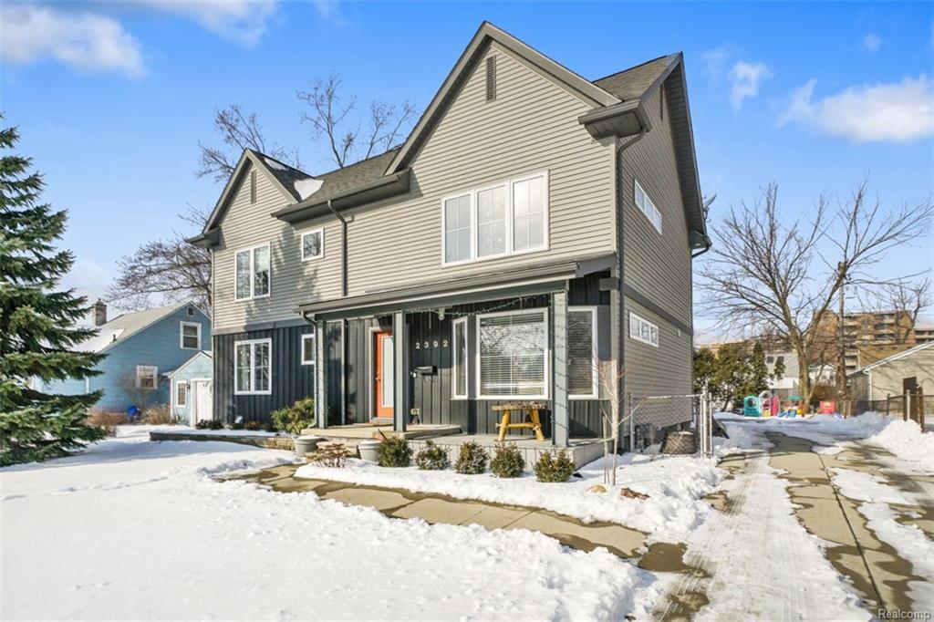 2392 Cambridge Rd - Photo 1
