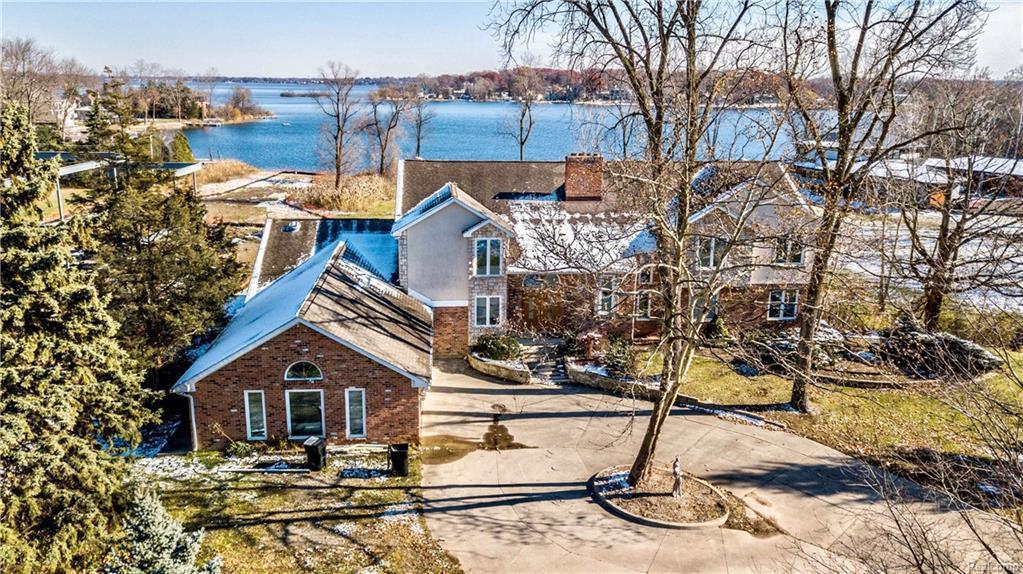 2575 Hiller Rd - Photo 1