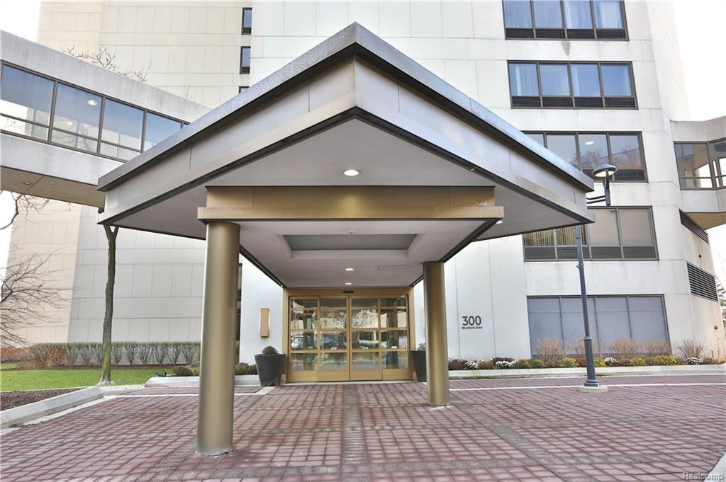 300 Riverfront Dr - Photo 1