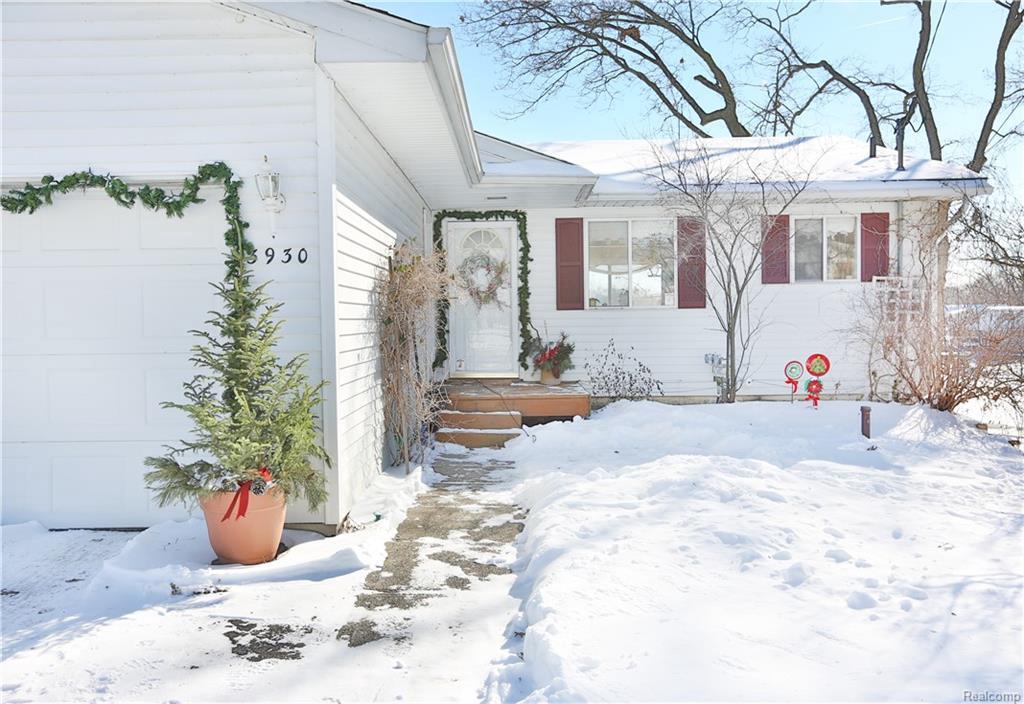 3930 Lamont Dr - Photo 1