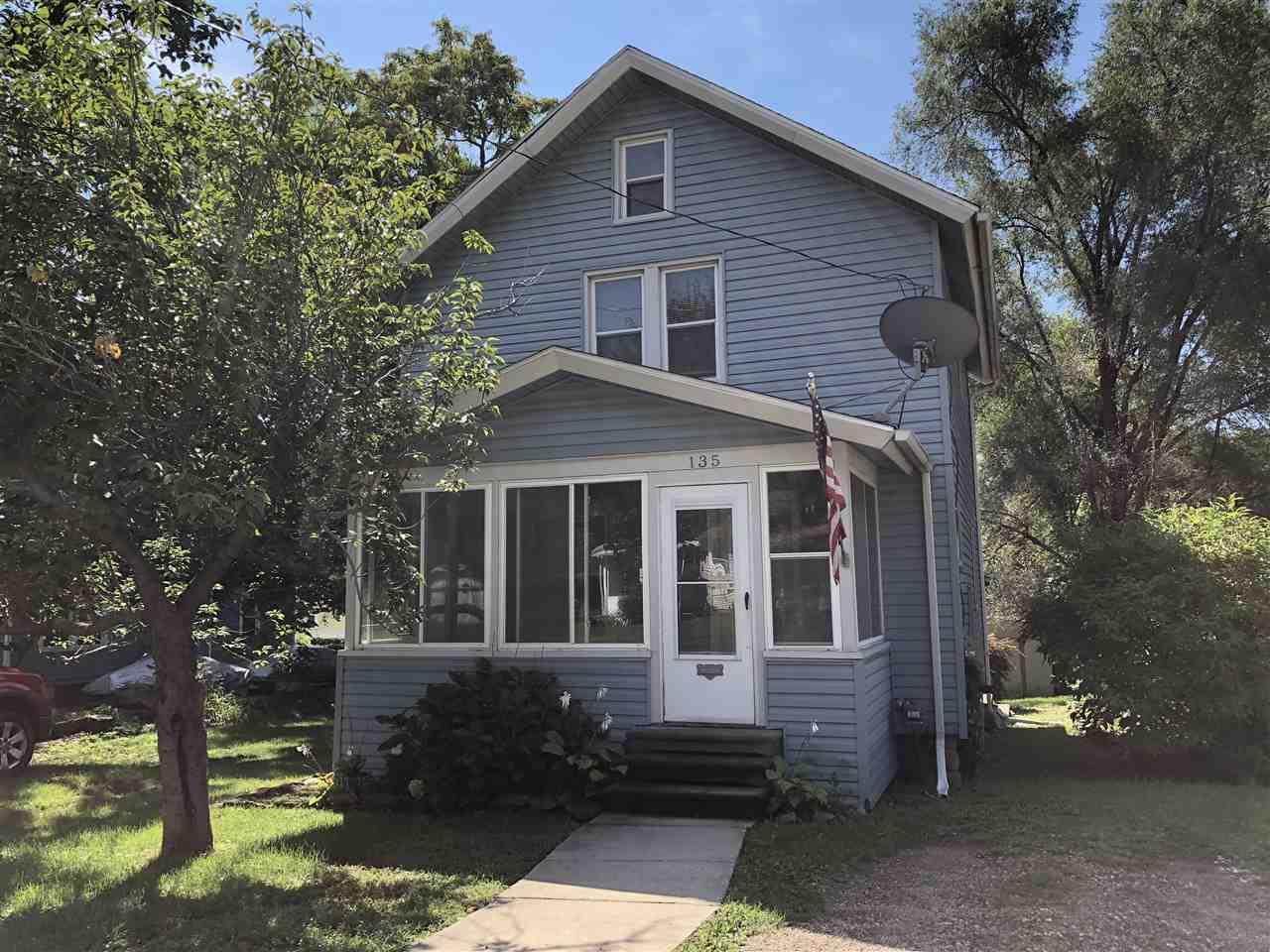 135 South - Photo 1