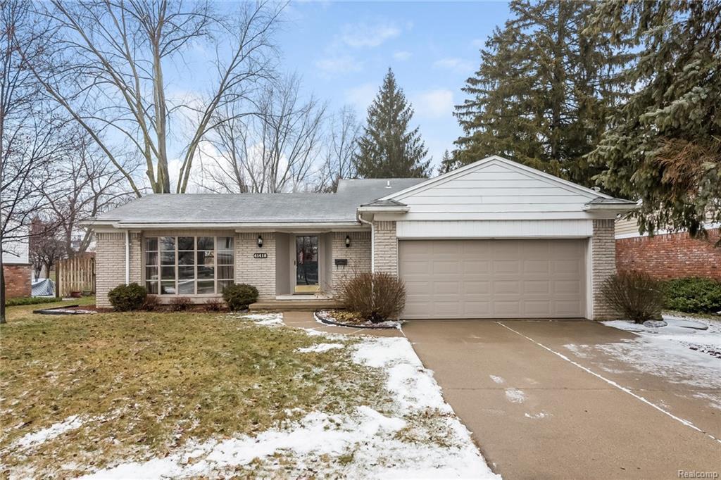 41418 Crestwood Dr - Photo 1