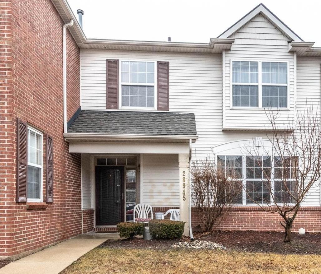28945 Cullen Dr - Photo 1