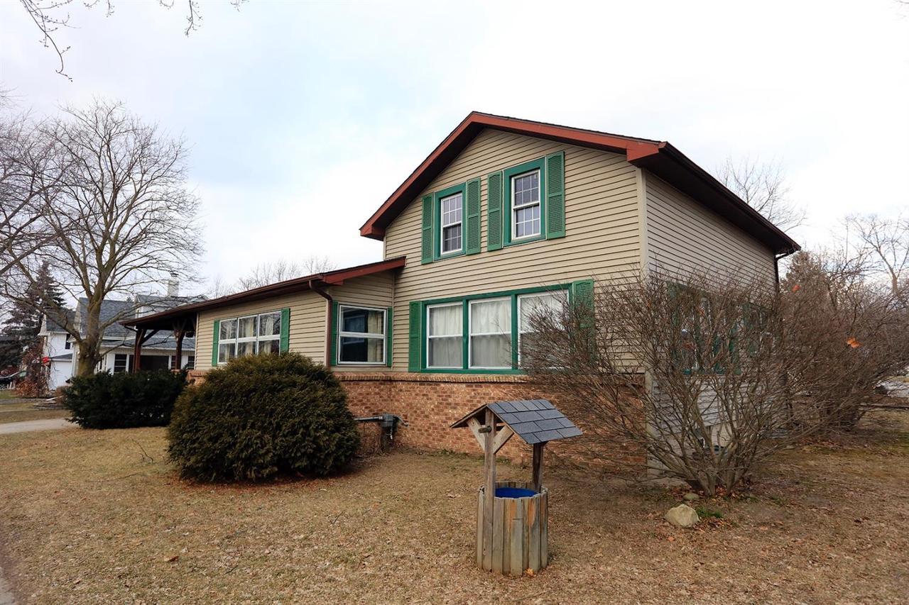 201 Carey St - Photo 1