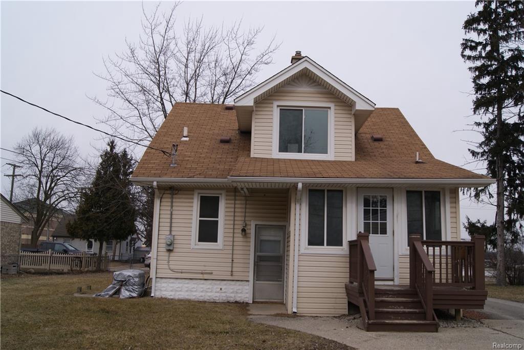 35229 Webster St - Photo 1
