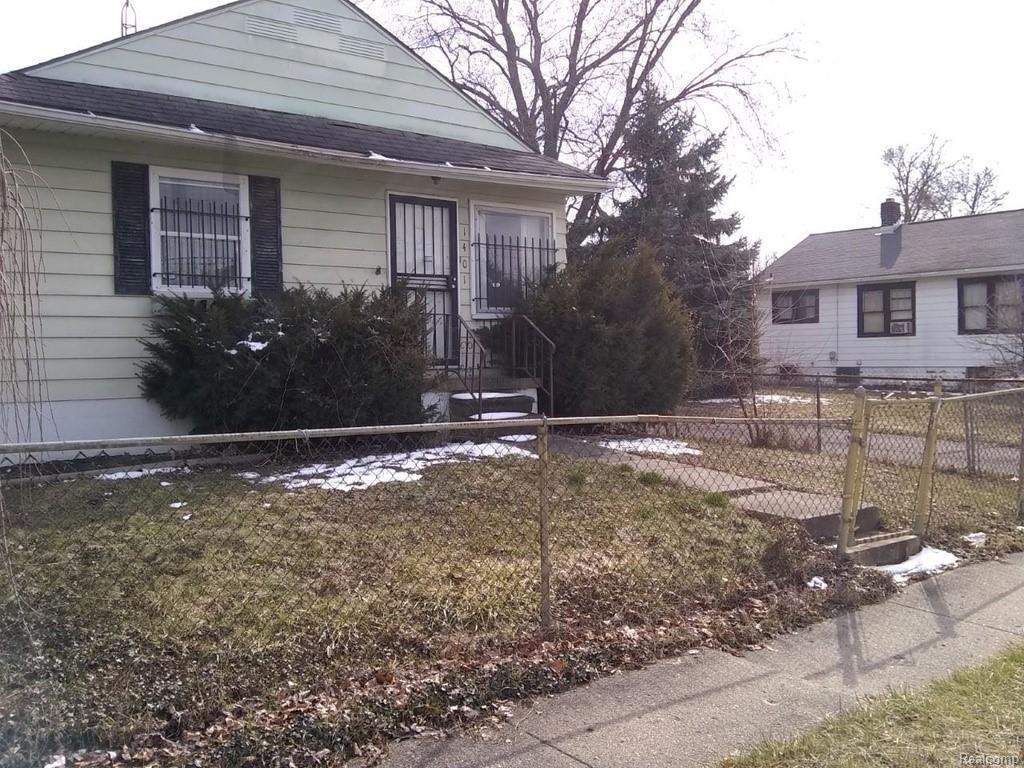 1401 Waldman Ave - Photo 1