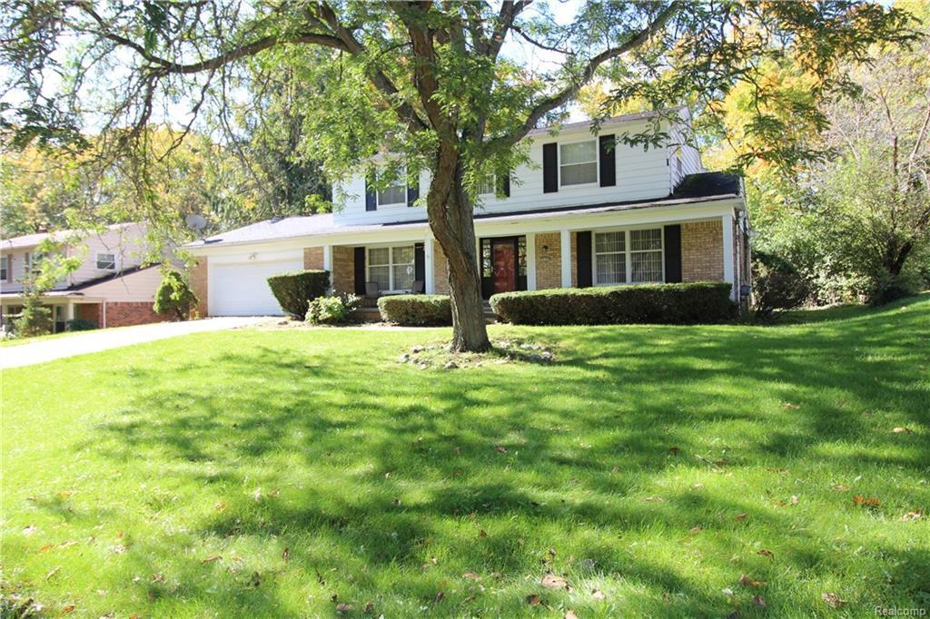 6130 Pinecroft Dr - Photo 1
