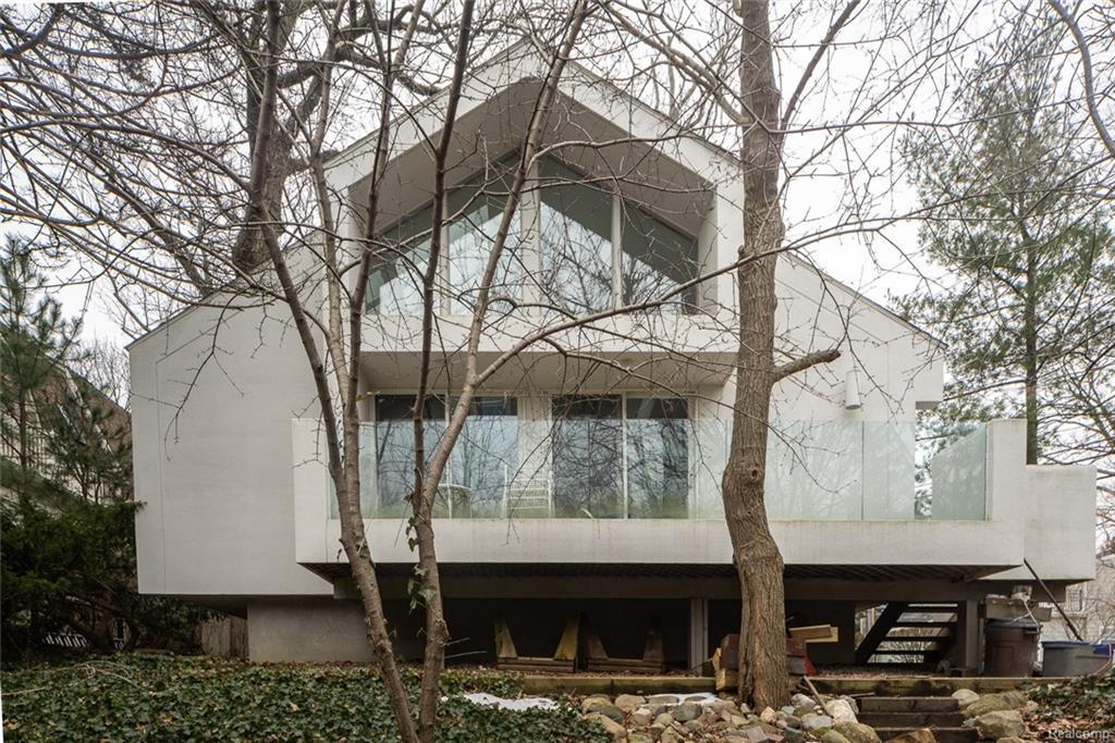 675 Park St - Photo 1