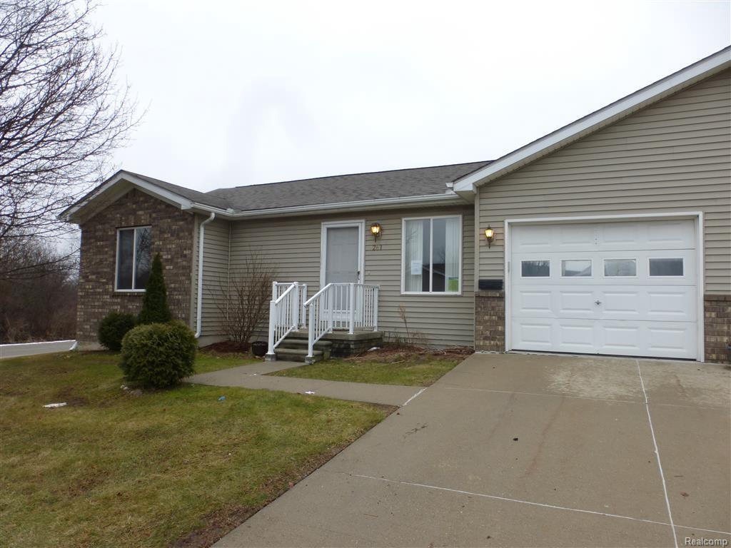 261 Erie St - Photo 1