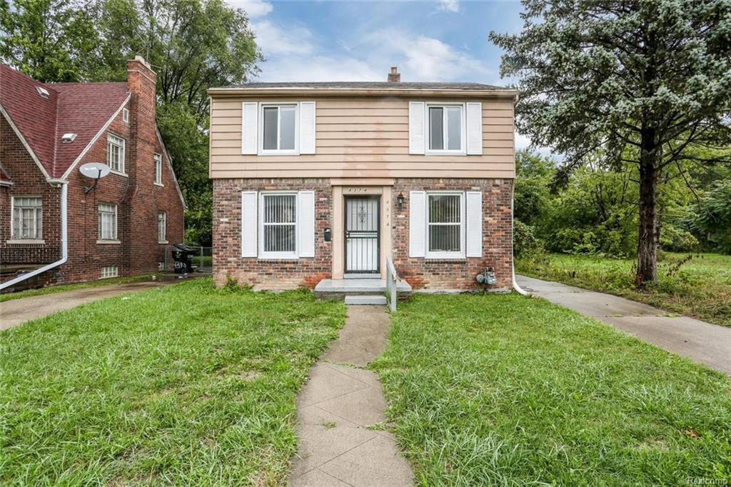 4374 Devonshire Rd - Photo 1
