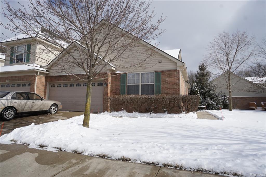 7797 Chloe Crt - Photo 1