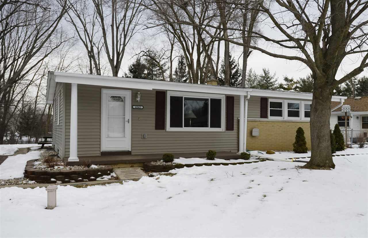 4242 Huntington Dr - Photo 1