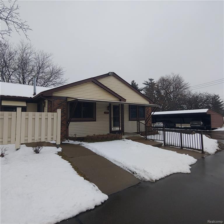 40875 Newport Dr - Photo 1