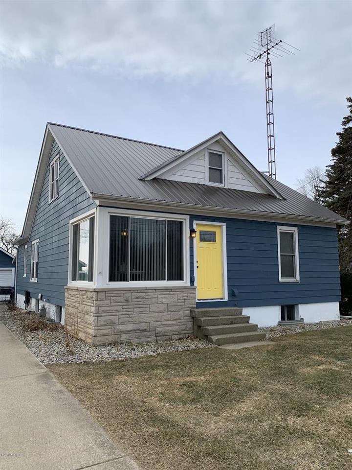 877 Chicago St - Photo 1
