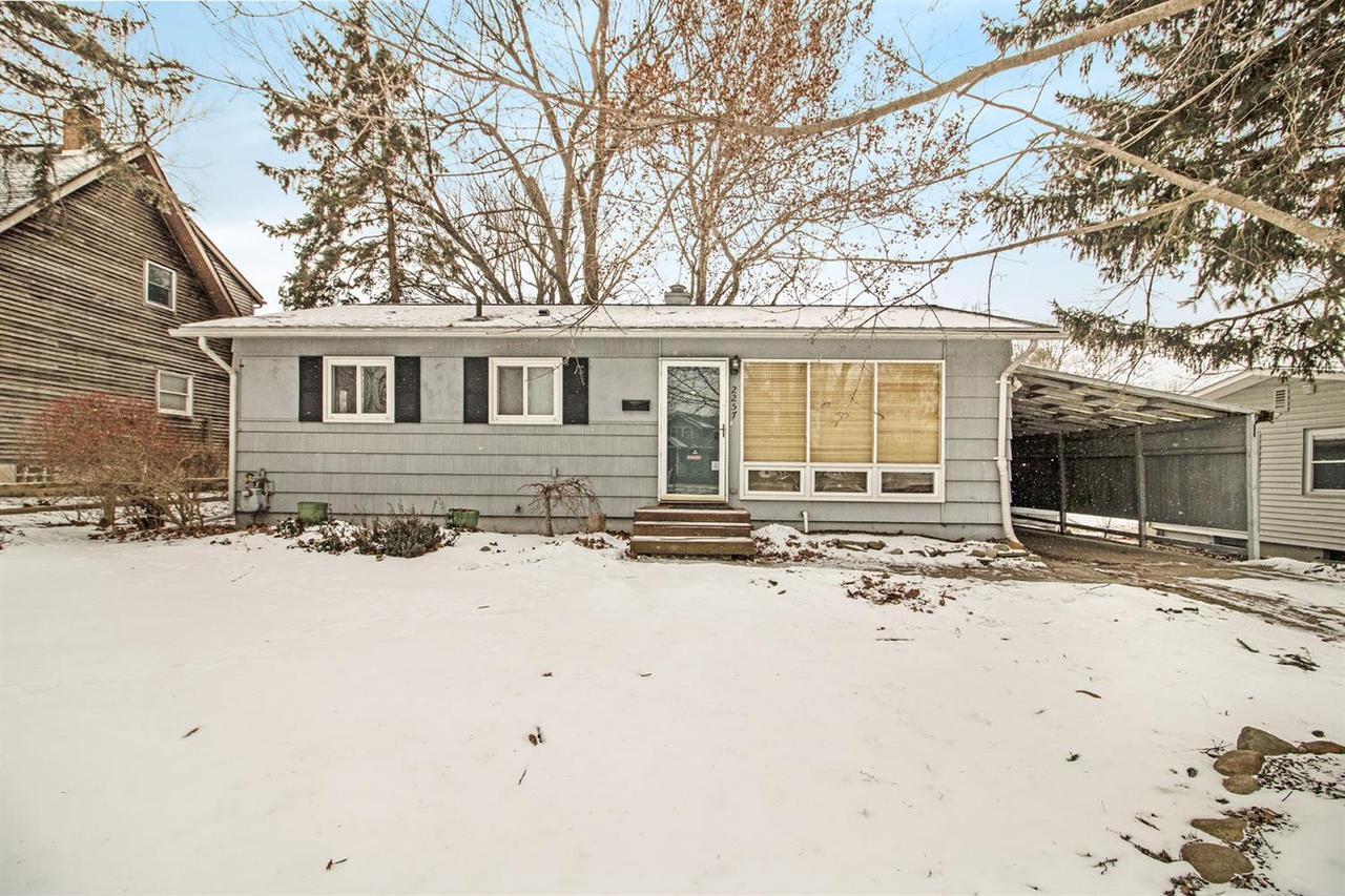 2257 Miller Ave - Photo 1