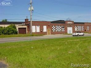 999 Dort Hwy - Photo 1