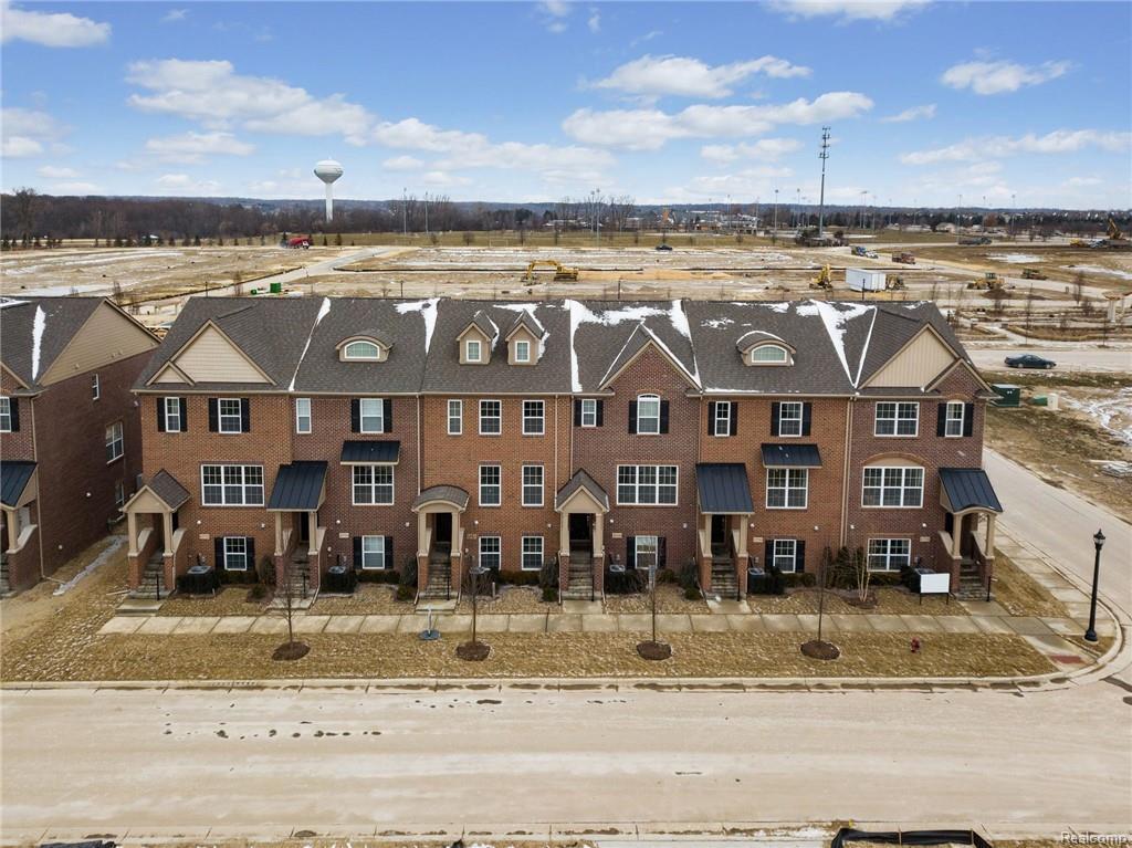 47705 Hillcrest Dr - Photo 1