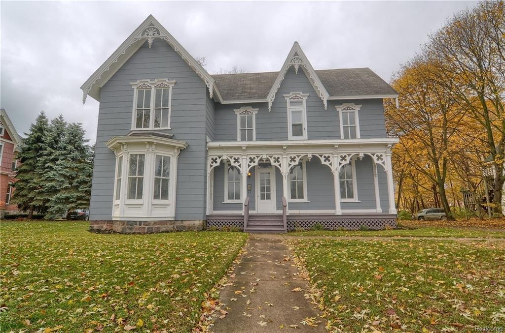 103 Washington St - Photo 1
