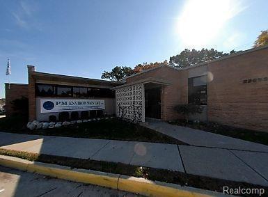 22655 Chrysler Dr S - Photo 1