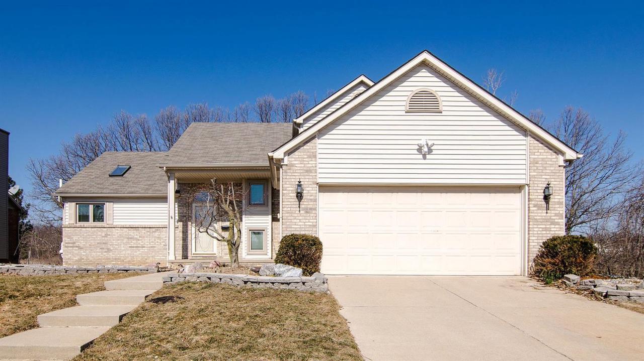 1437 Hidden Creek Dr - Photo 1