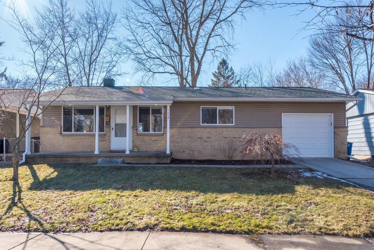 1039 Westaire Way - Photo 1