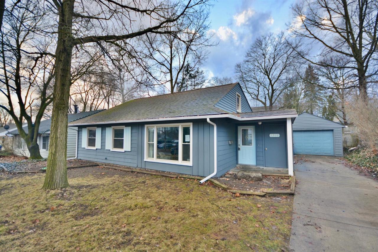 2364 Yost Blvd - Photo 1