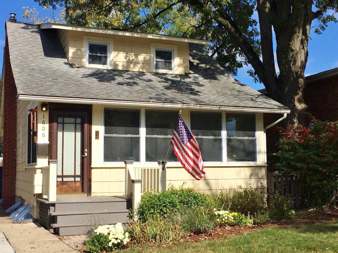 1606 Charlton Ave - Photo 1