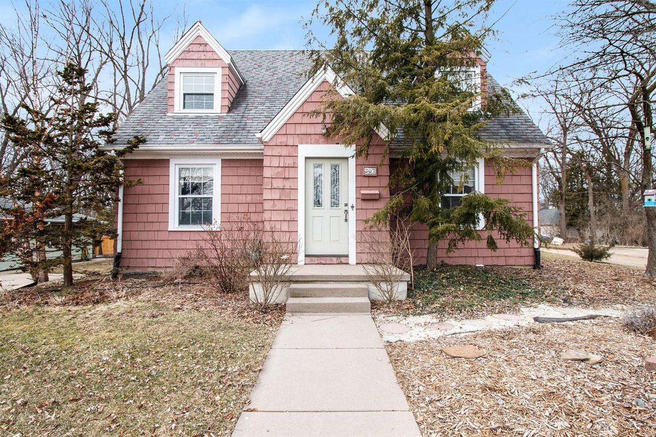 307 Doty Ave - Photo 1