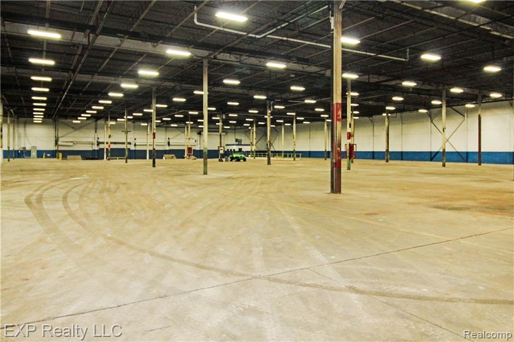 554 Center - Photo 1
