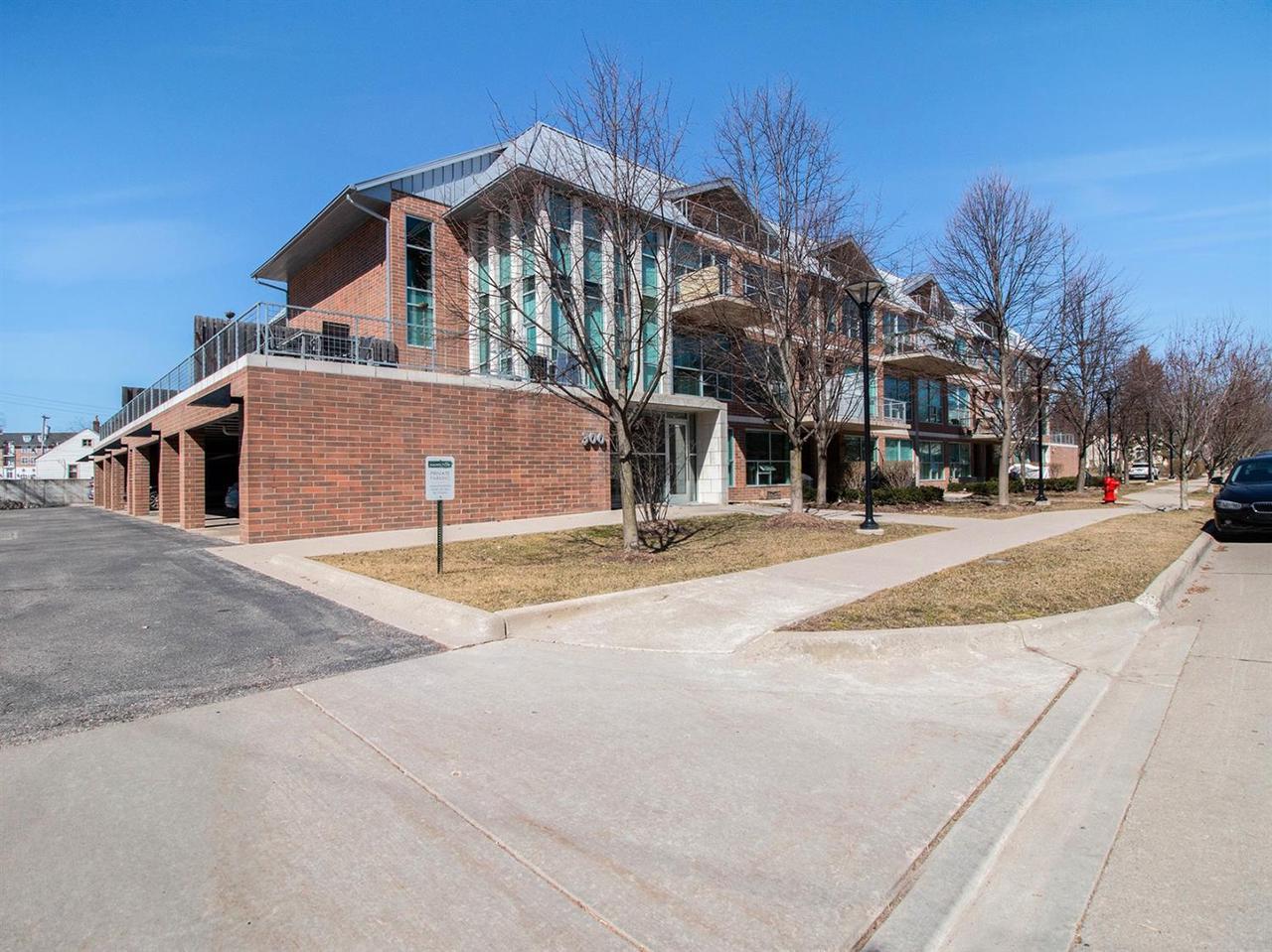 300 Hamilton St - Photo 1