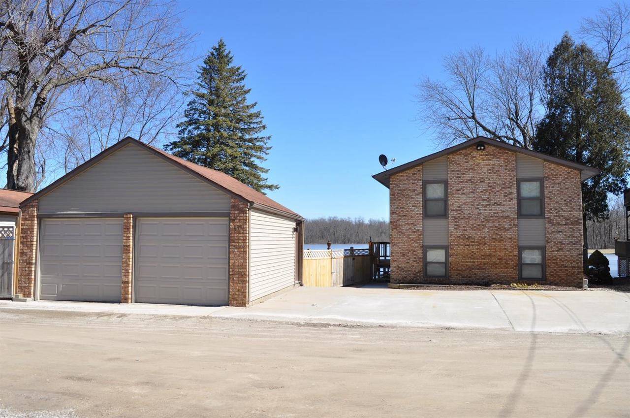 266 Lakeview Dr - Photo 1