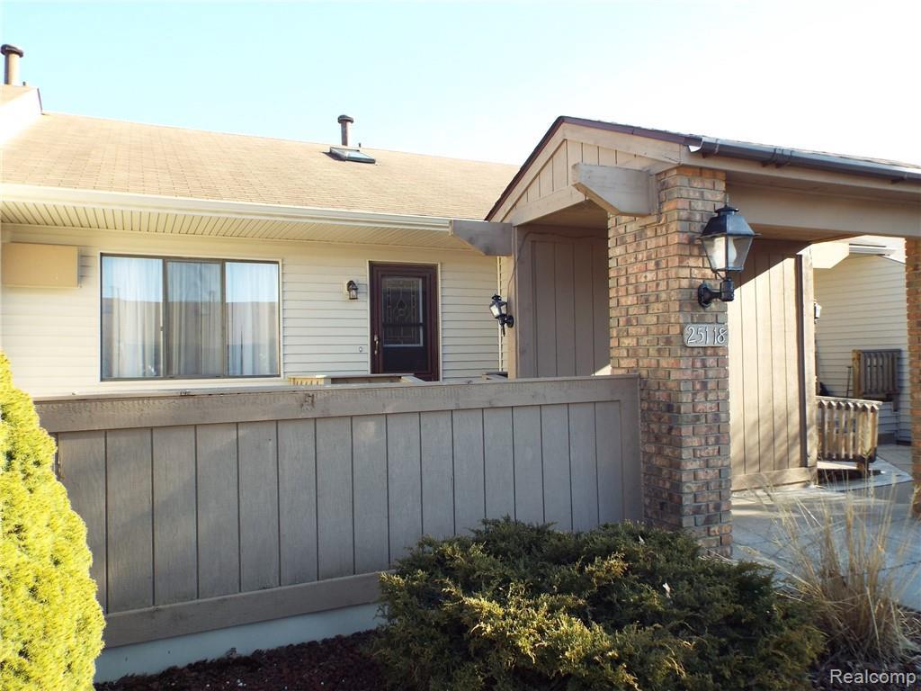 25118 Heritage Crt - Photo 1