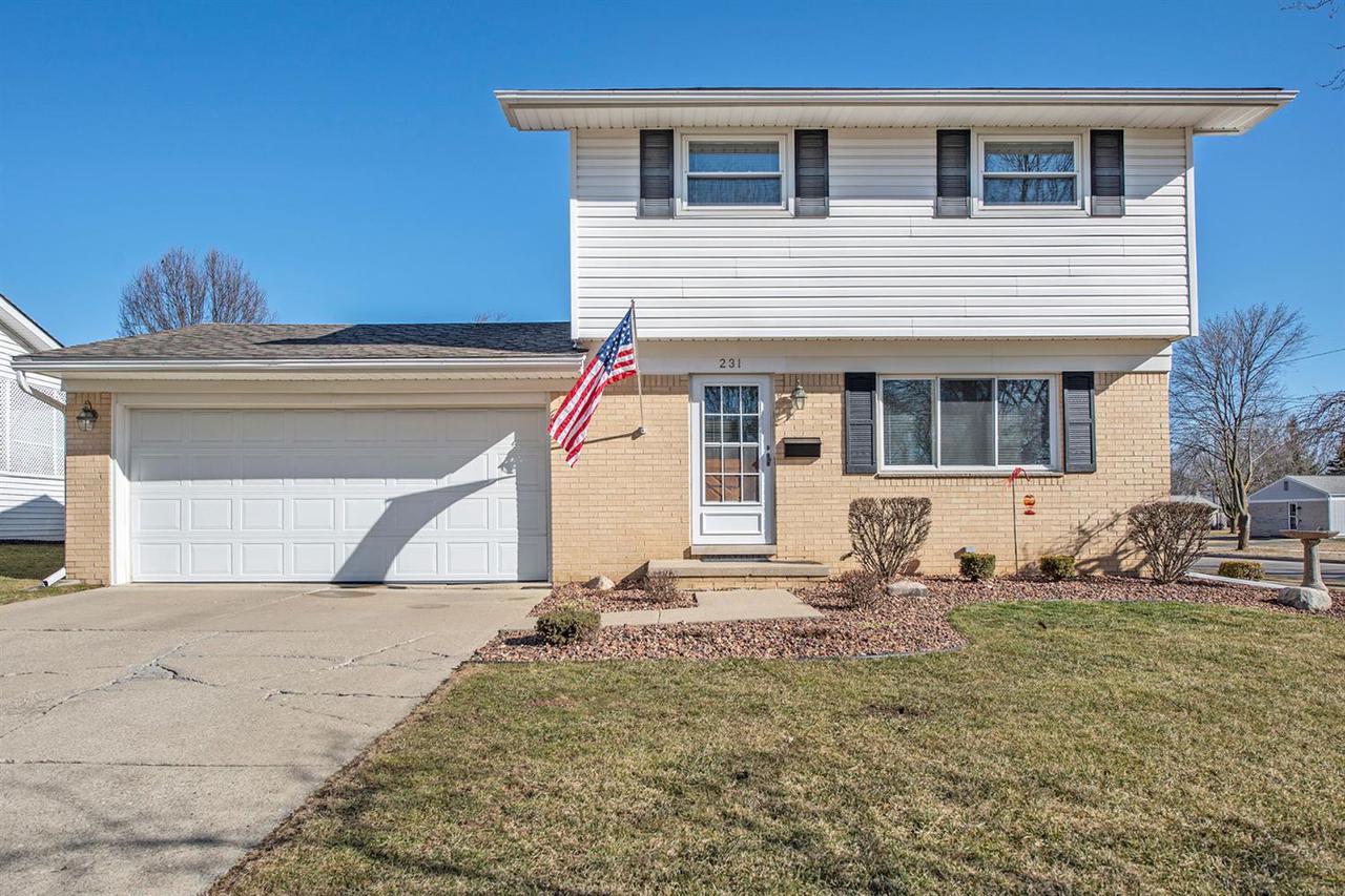 231 Harper Dr - Photo 1