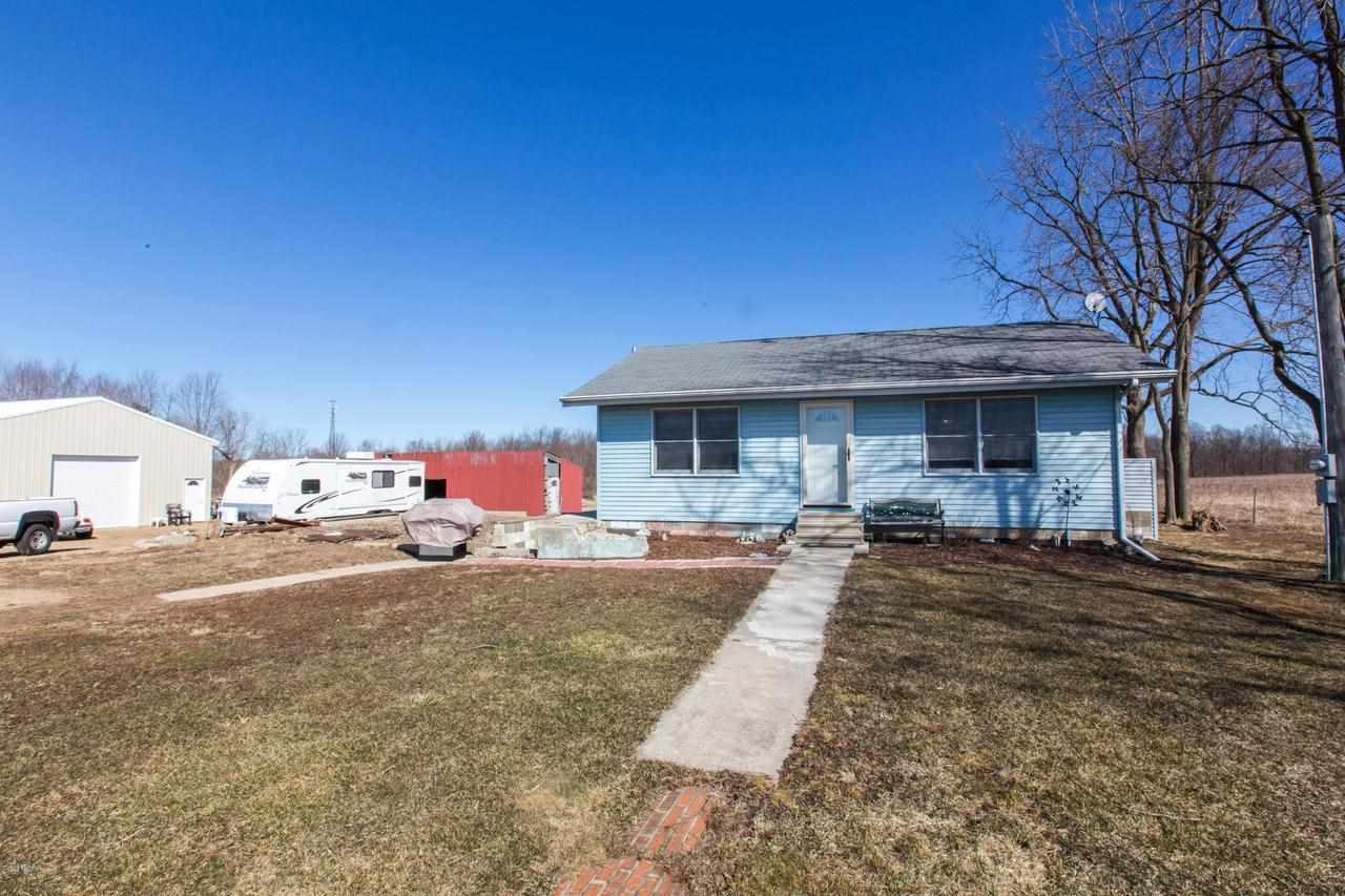 586 Dayburg Rd - Photo 1