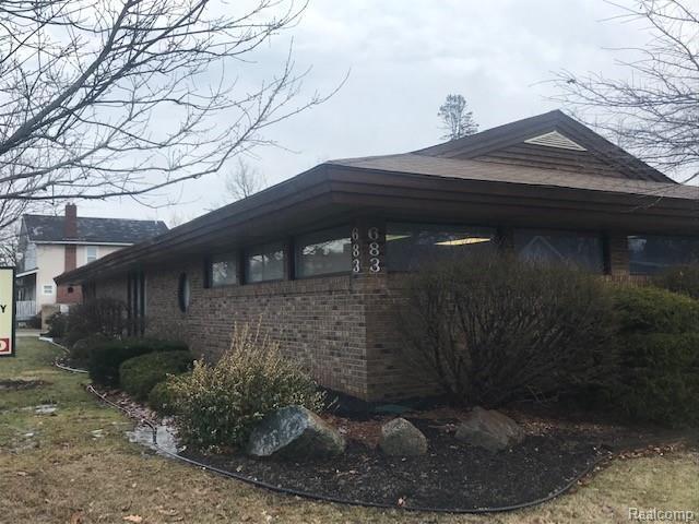 683 Huron - Photo 1