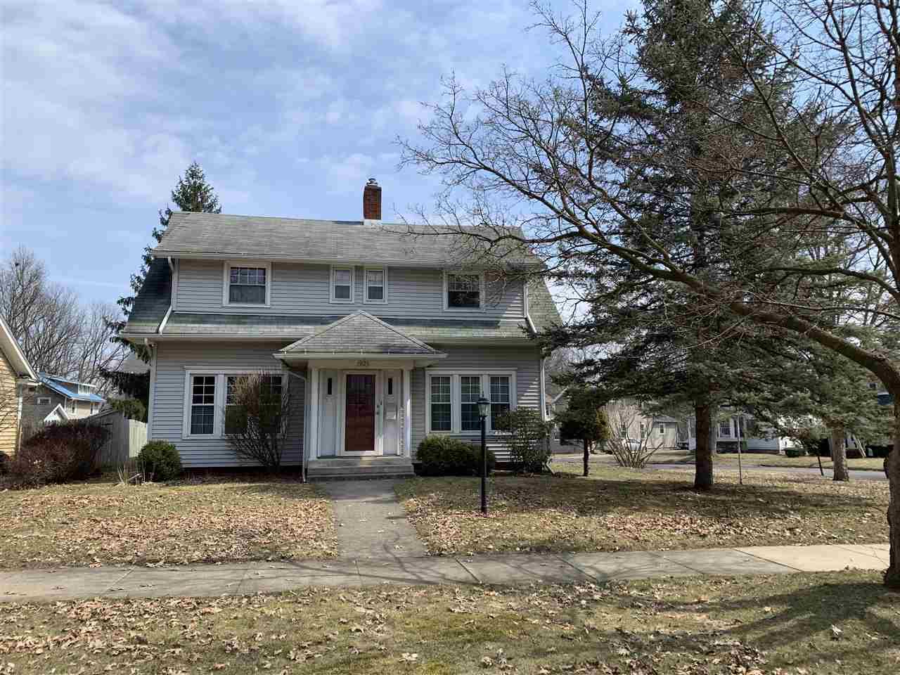 1925 Fourth St - Photo 1