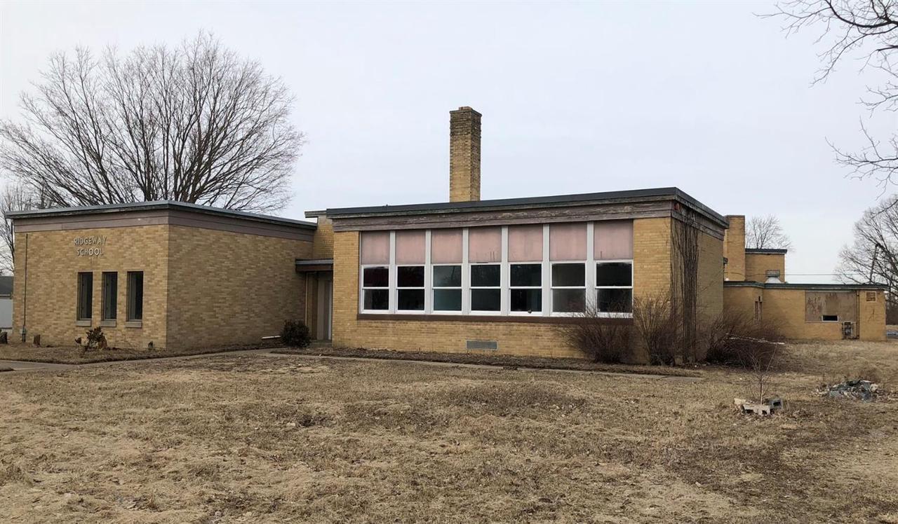 8282 Monroe Rd - Photo 1