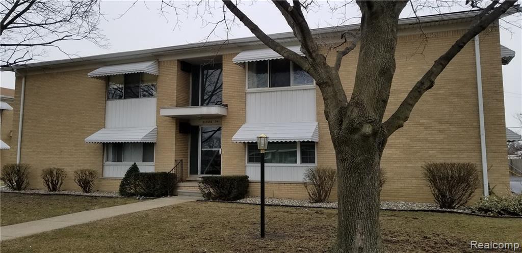 21322 Beaconsfield - Photo 1